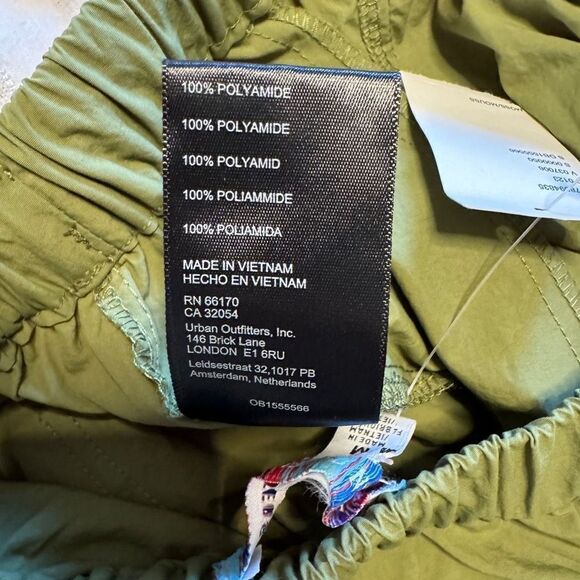 SOLD! Urban Outfitters Jana Nylon Balloon High-Rise Cargo Pant M Green - Picture 12 of 13